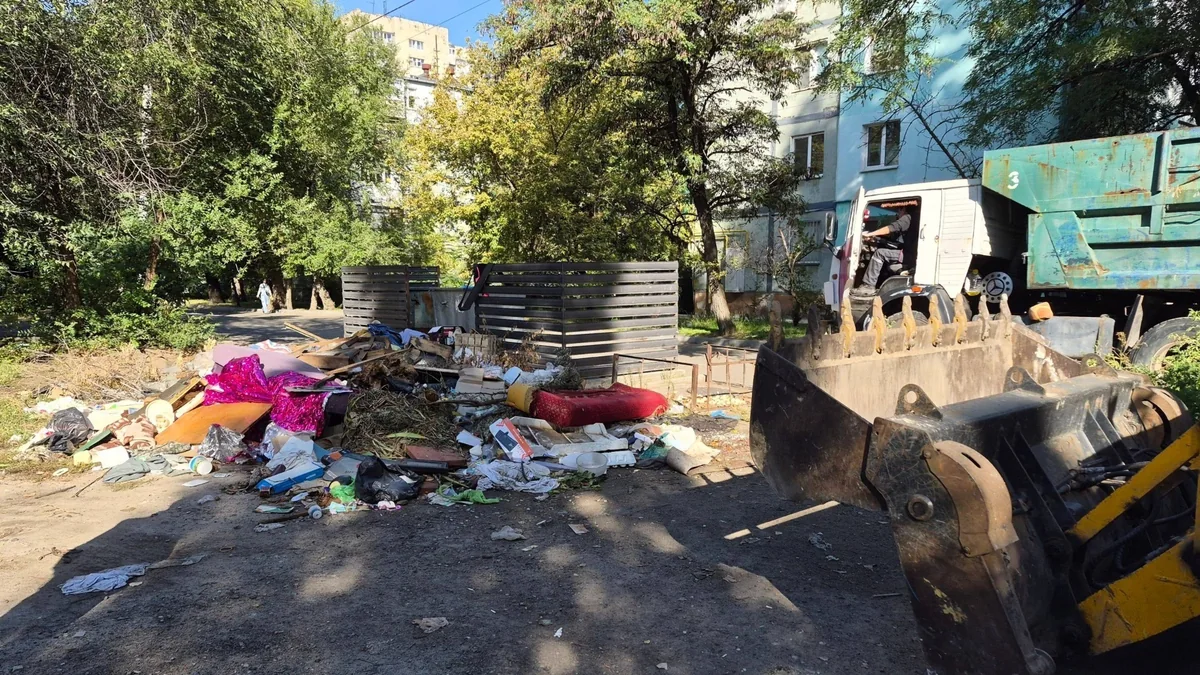 У Дніпрі на вулиці Квітки Цісик ліквідували звалище сміття