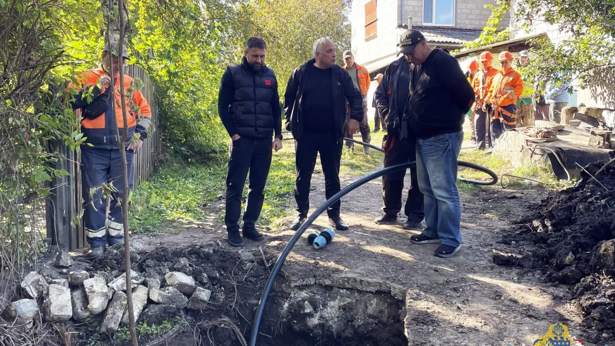 У Карнаухівці оновили аварійну ділянку водопроводу на вулиці Барикадній